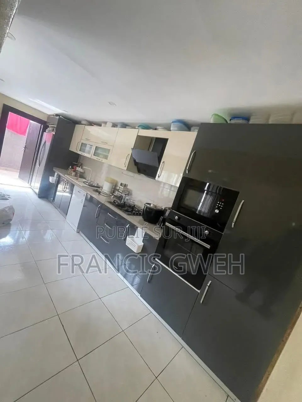 3chbre Villa dans Francis Gweh, Cocody à Louer