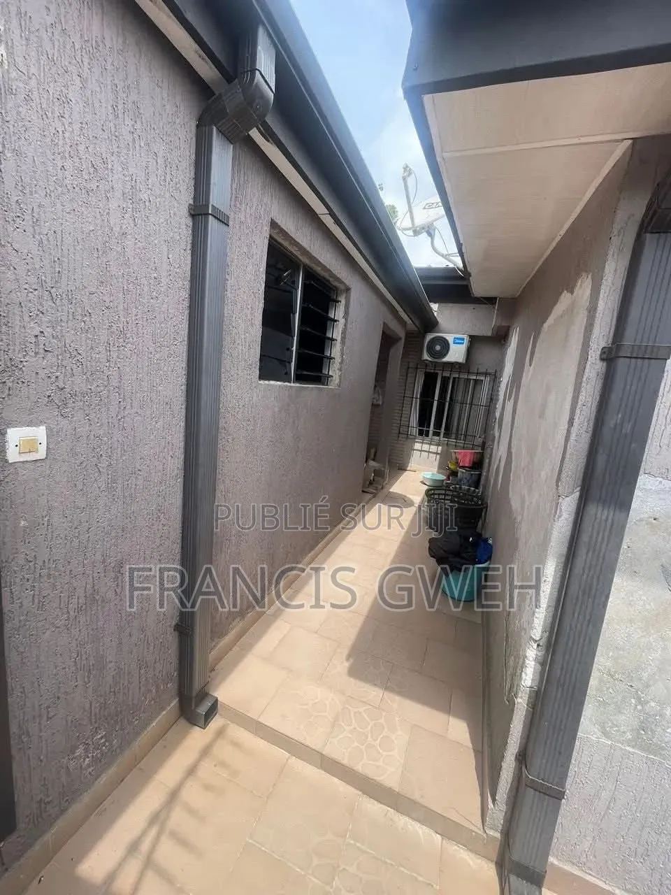 3chbre Villa dans Francis Gweh, Cocody à Louer