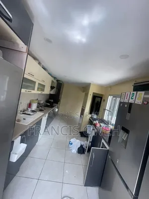 3chbre Villa dans Francis Gweh, Cocody à Louer