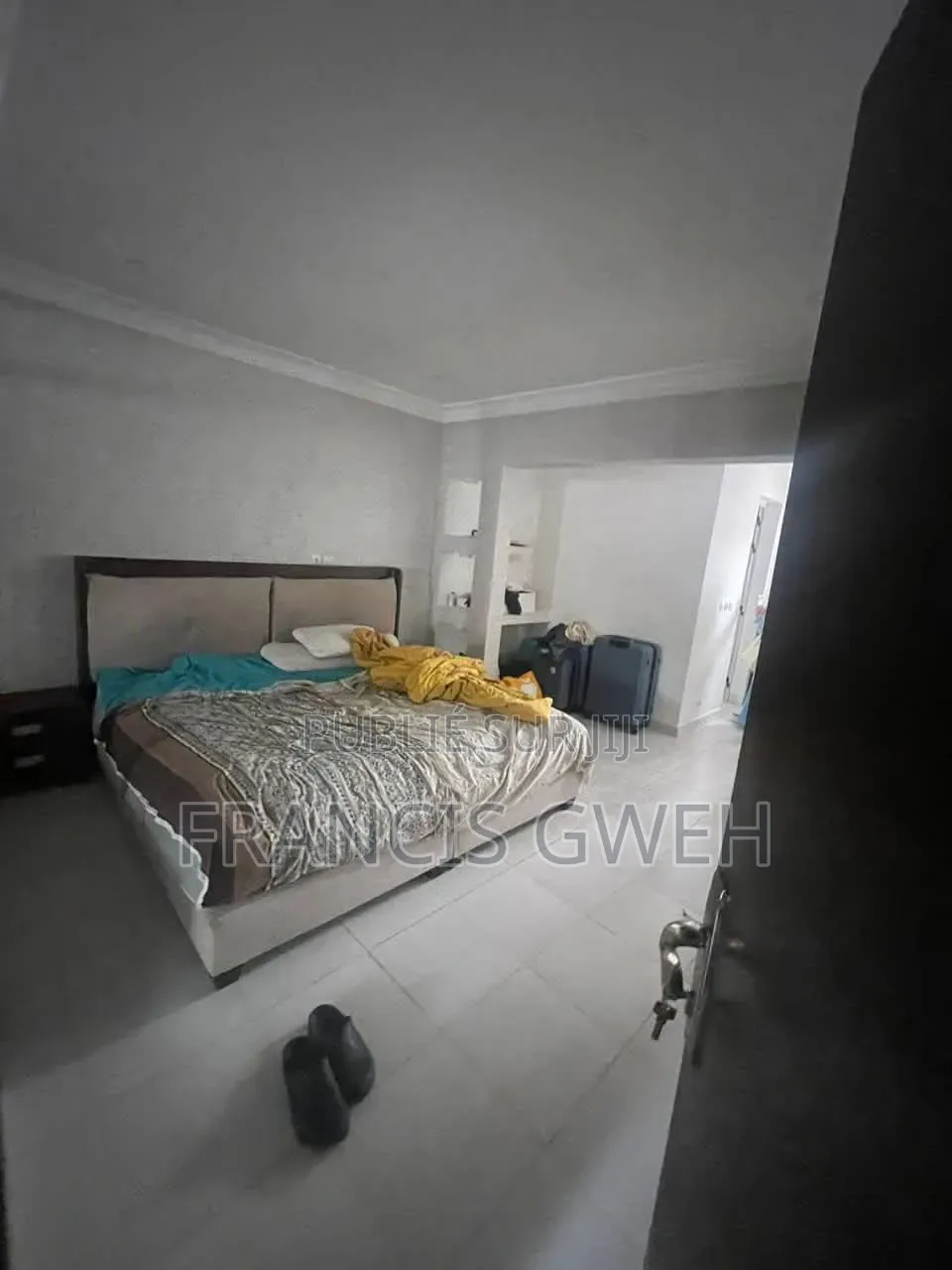 3chbre Villa dans Francis Gweh, Cocody à Louer