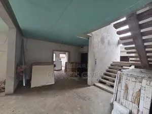 4chbre Duplex dans Francis Gweh, Cocody à Louer