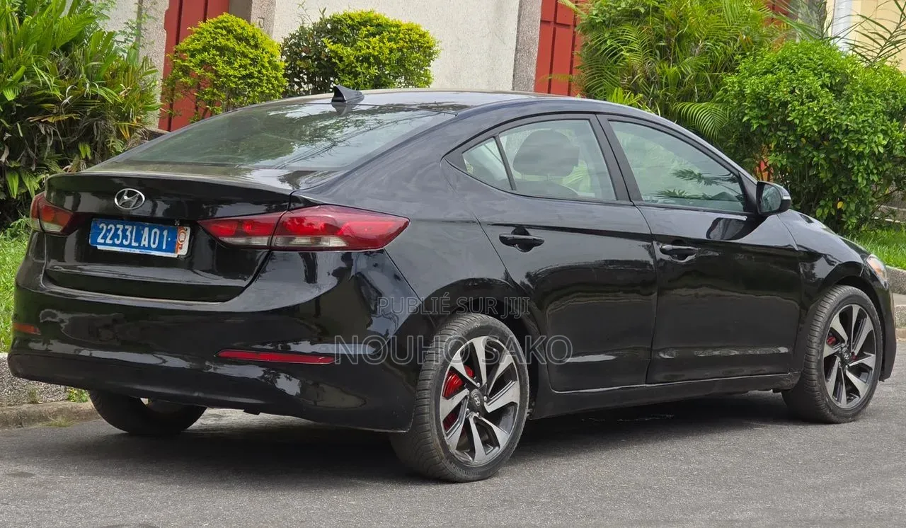 Hyundai Elantra 2017 Noir