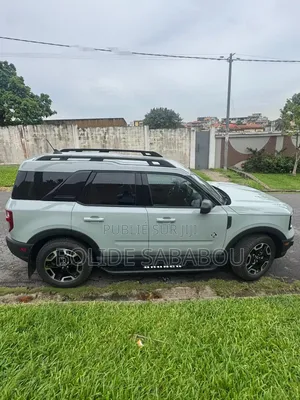 Nouveau Ford Bronco 2024 Gris