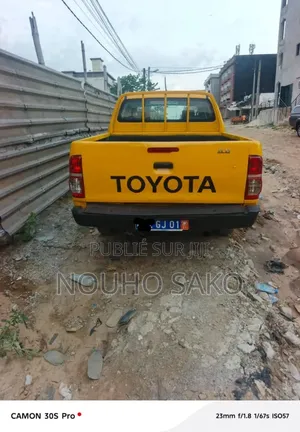 Toyota Hilux 2015 Orange