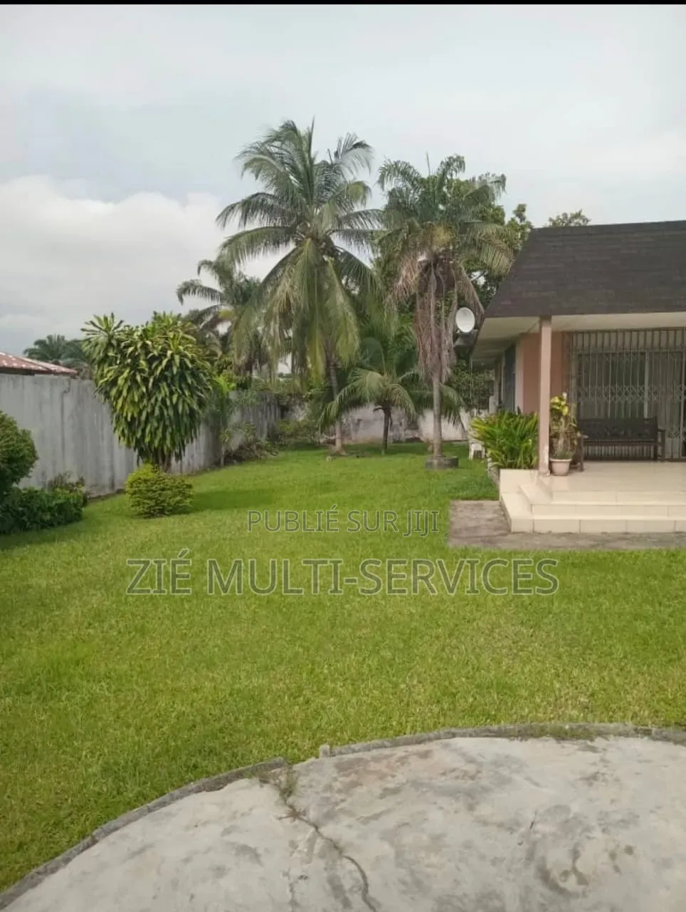 6chbre Villa dans Zié Multi-Service, Cocody à Vendre