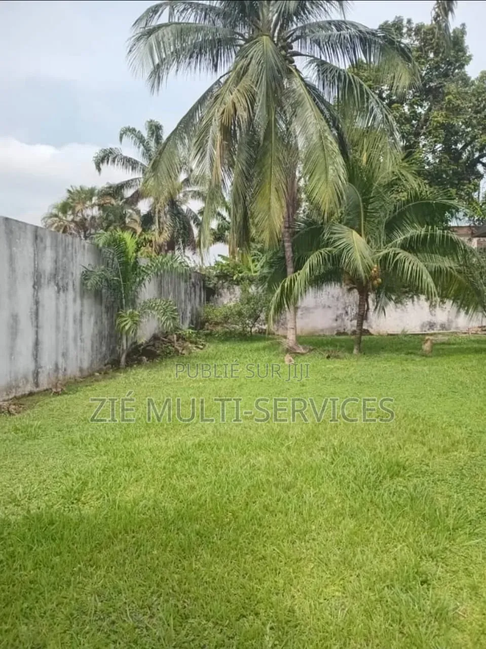 6chbre Villa dans Zié Multi-Service, Cocody à Vendre