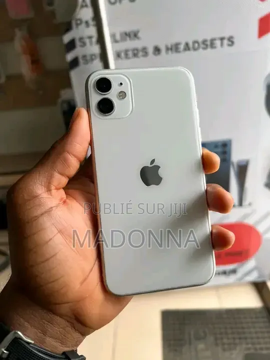 Nouveau Apple iPhone 11 128 GB Noir