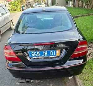 Mercedes-Benz CLK 2000 Noir