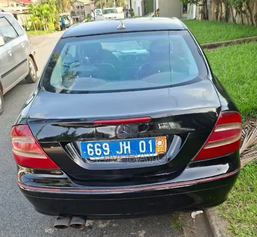 Mercedes-Benz CLK 2000 Noir