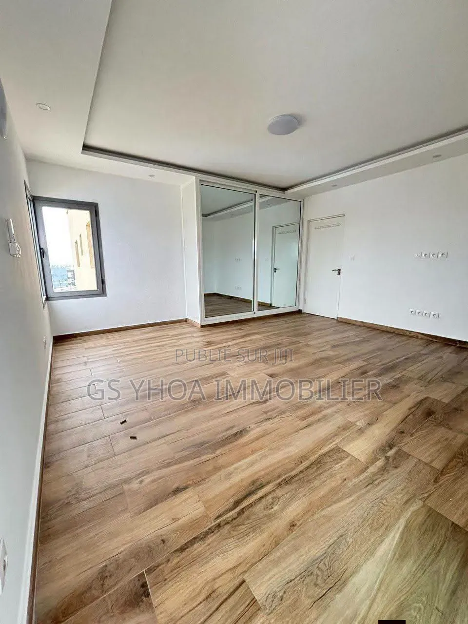 3chbre Appartement dans Cocody à Vendre