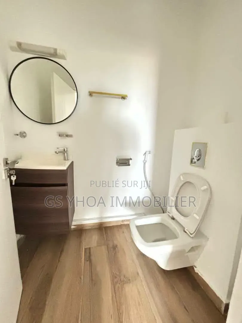 3chbre Appartement dans Cocody à Vendre