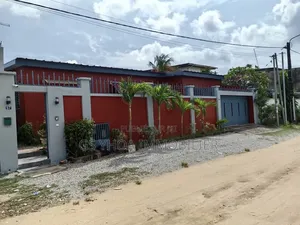 4chbre Villa dans Cocody à Vendre