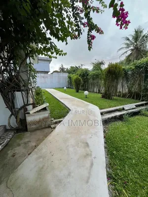 5chbre Duplex dans Cocody à Vendre