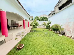 5chbre Duplex dans Cocody à Vendre