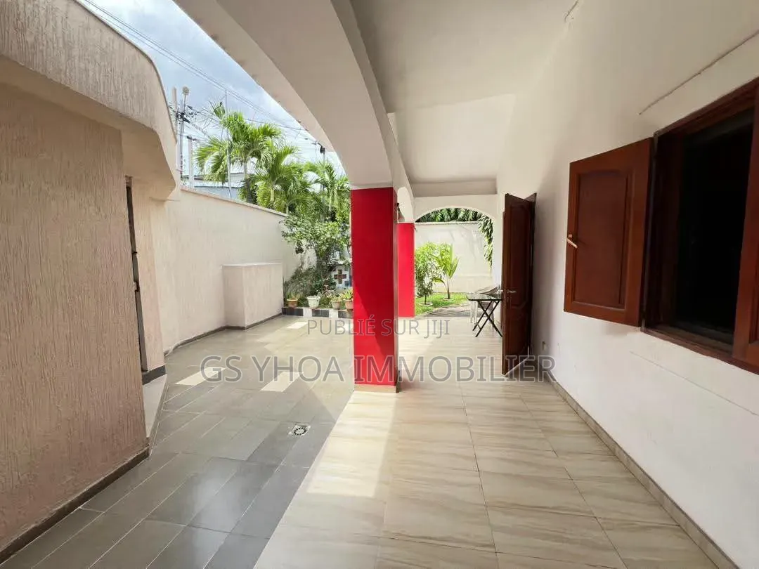 5chbre Duplex dans Cocody à Vendre