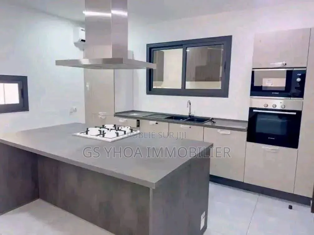4chbre Duplex dans Cocody à Vendre