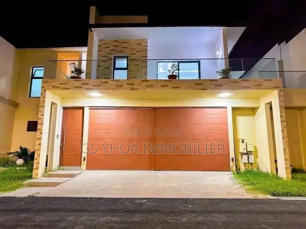 4chbre Duplex dans Cocody à Vendre
