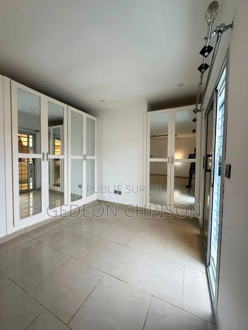 4chbre Villa dans Cocody à Louer
