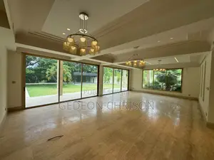 6chbre Villa dans Cocody à Louer