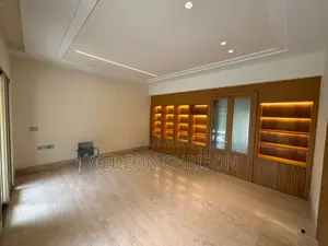 6chbre Villa dans Cocody à Louer