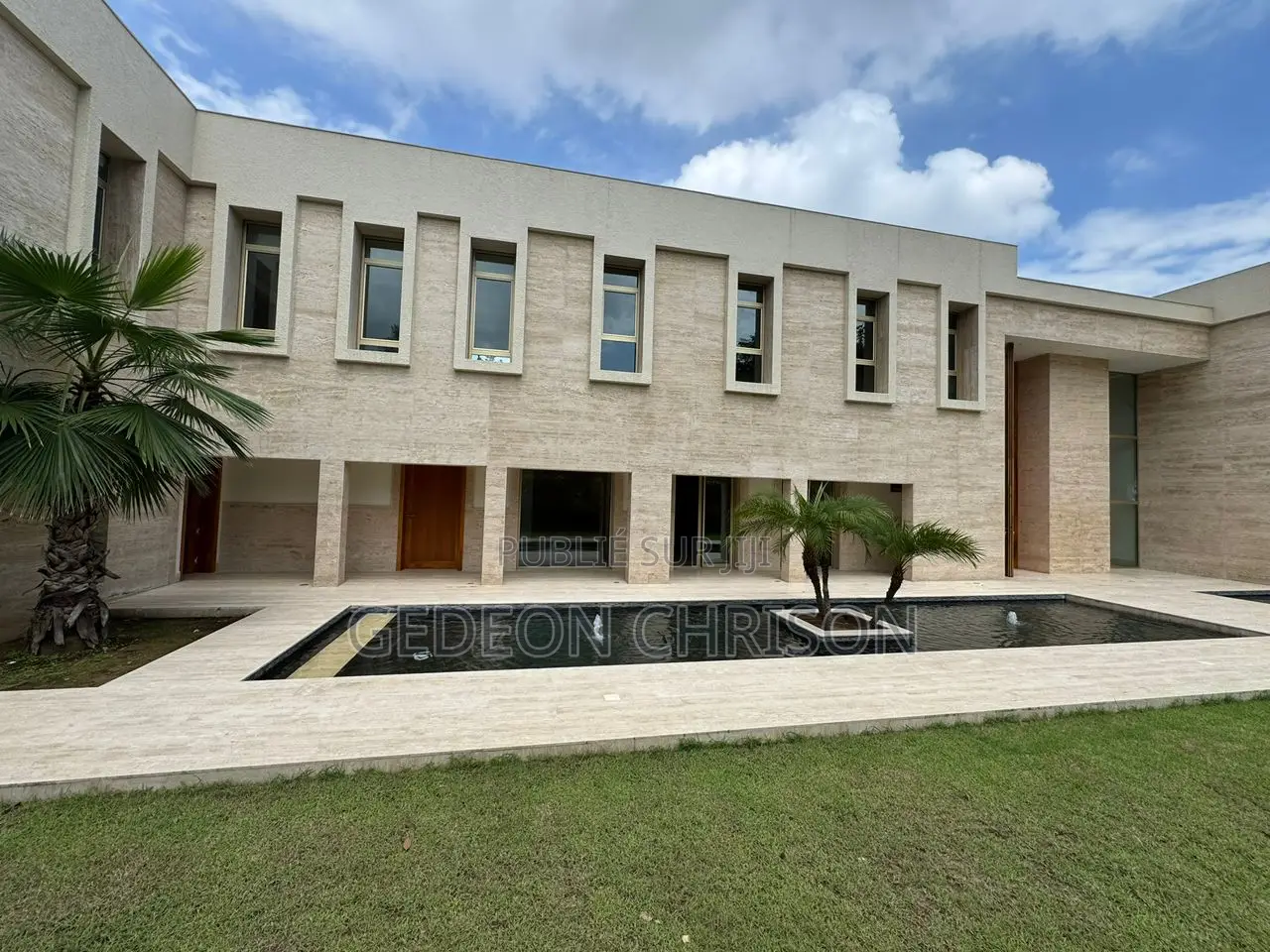 6chbre Villa dans Cocody à Louer