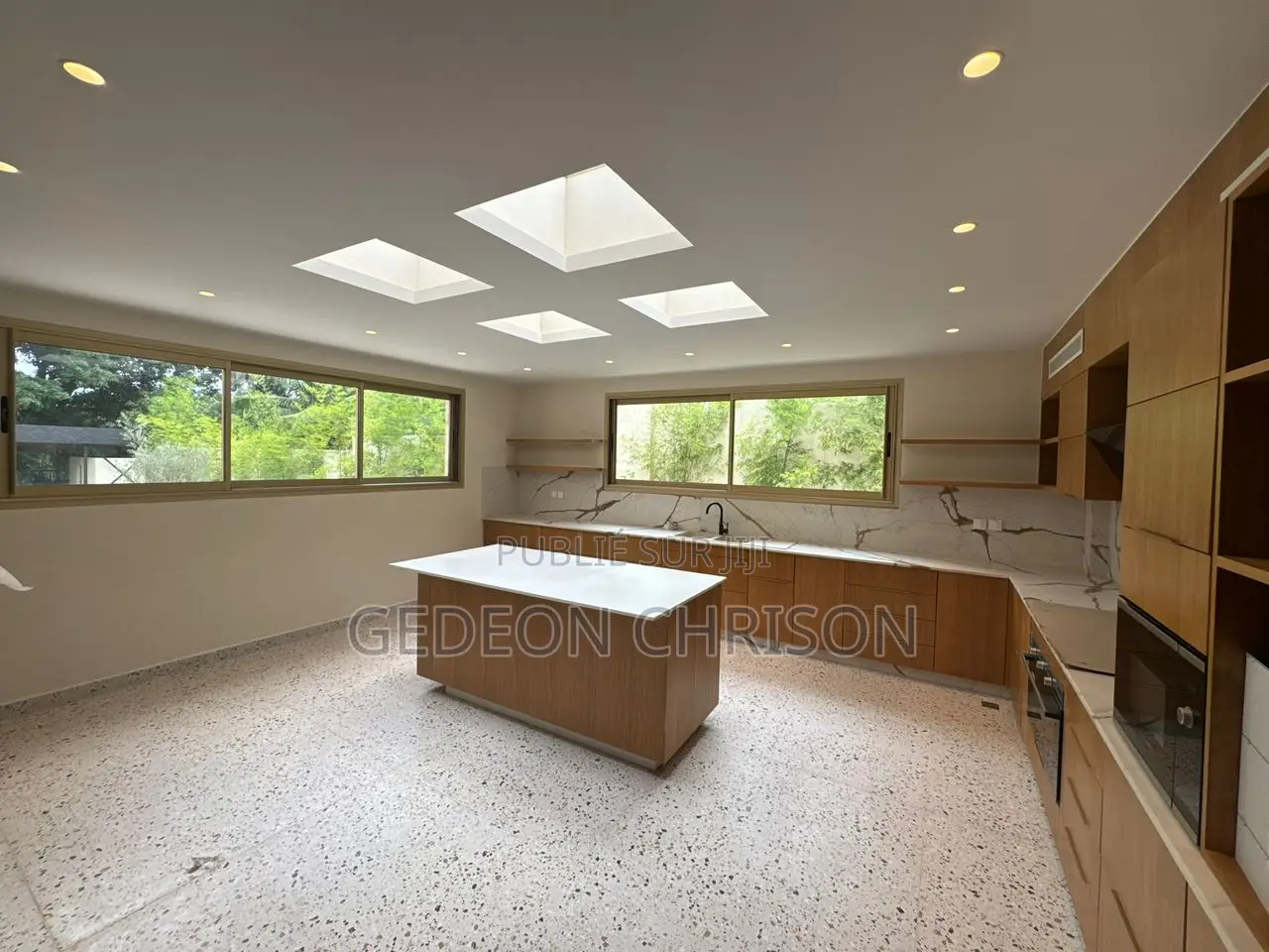 6chbre Villa dans Cocody à Louer