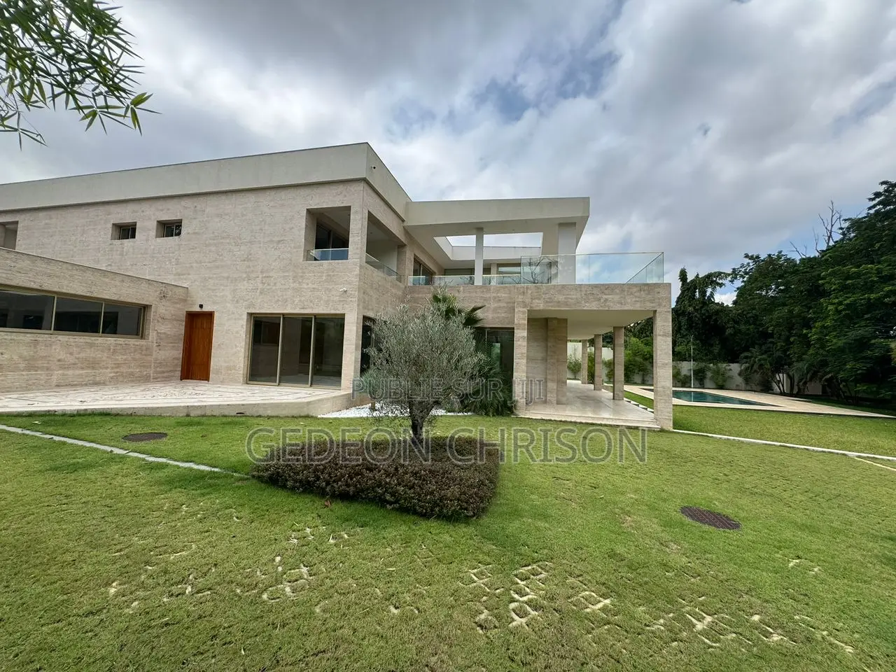 6chbre Villa dans Cocody à Louer