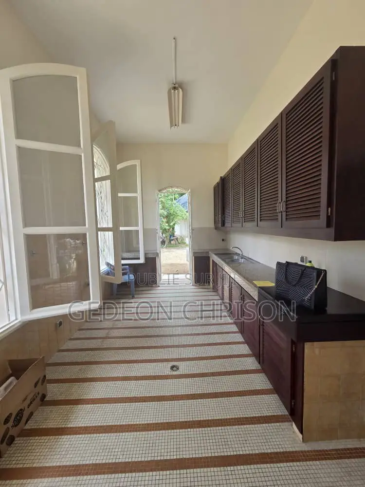 4chbre Villa dans Cocody à Louer