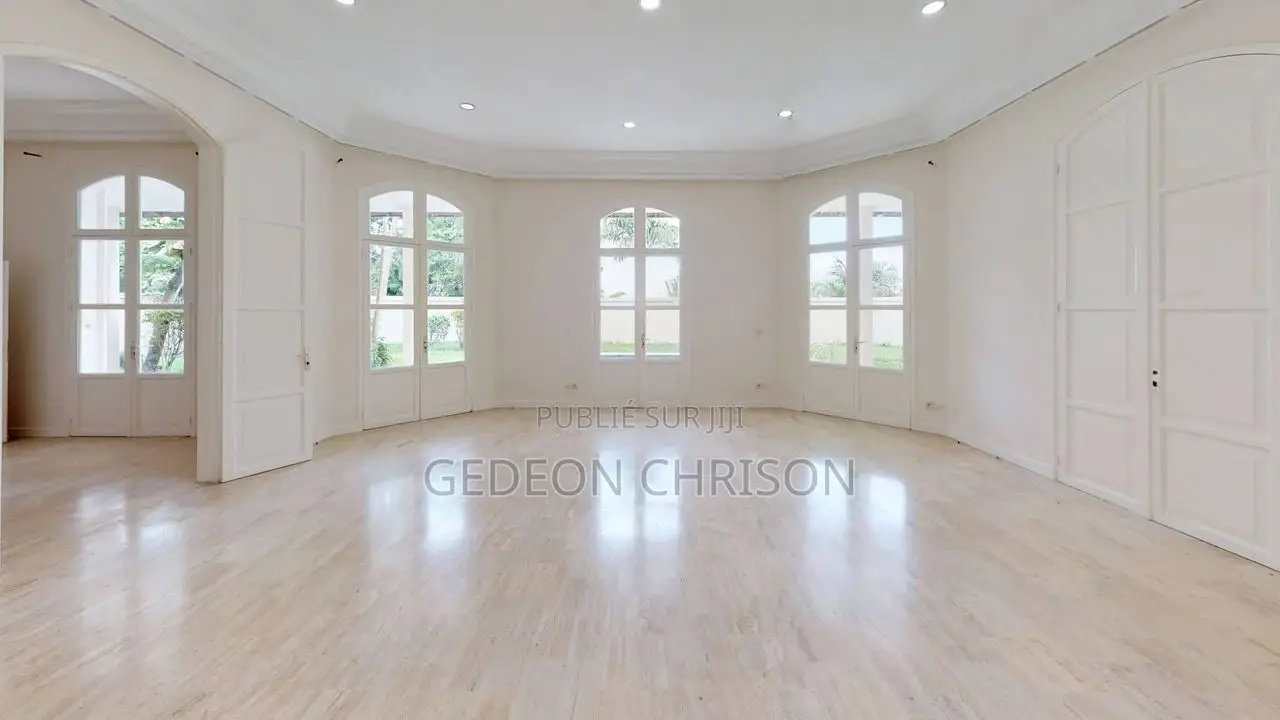 4chbre Villa dans Cocody à Louer