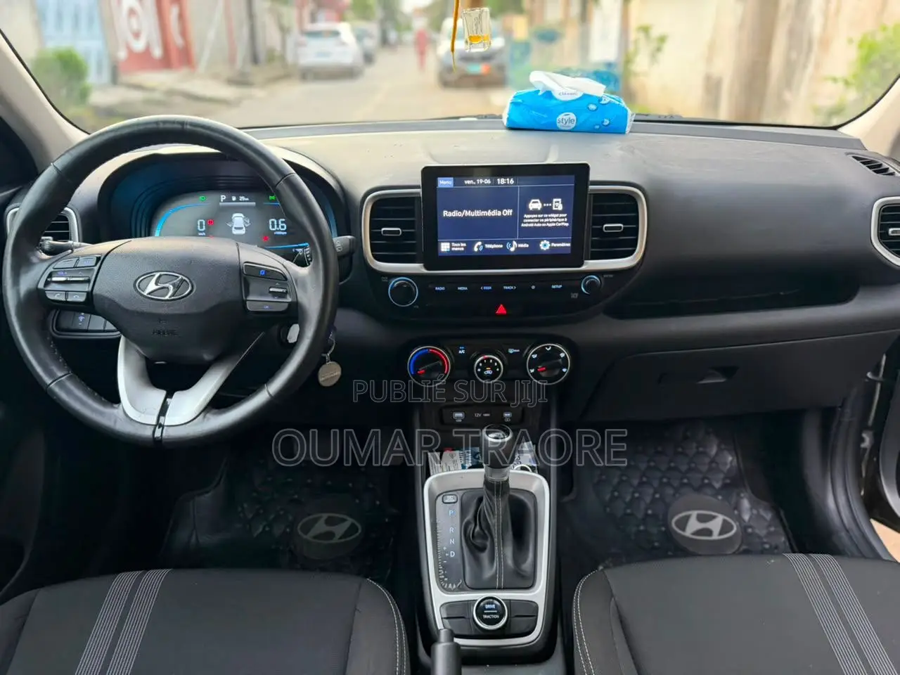 Hyundai Venue 2023 Gris