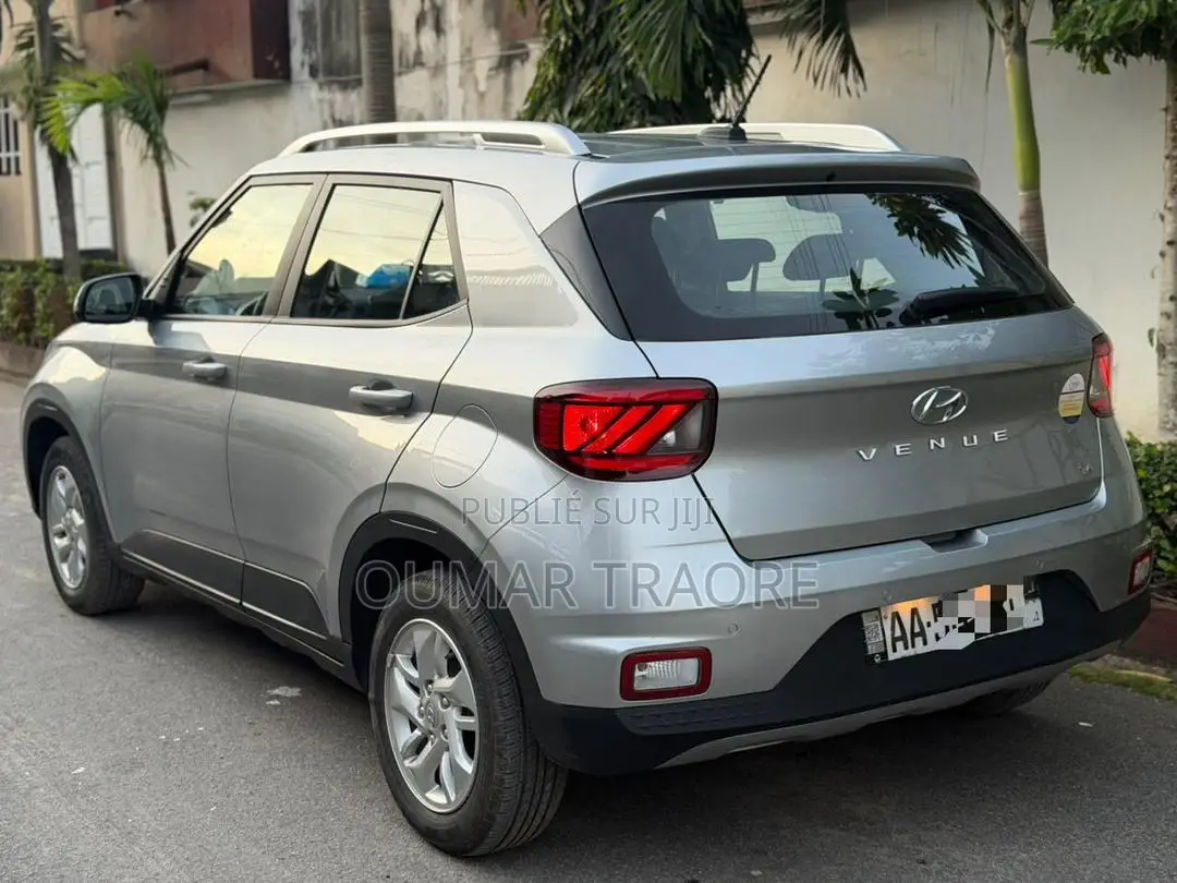 Hyundai Venue 2023 Gris