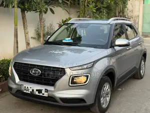 Hyundai Venue 2023 Gris