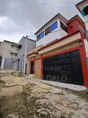 5chbre Duplex dans Djôlo Pierre, Cocody à Louer