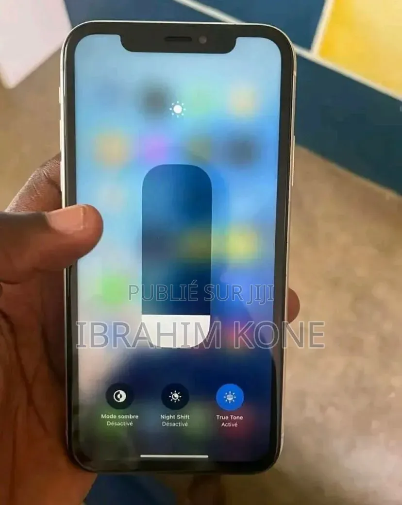 Nouveau Apple iPhone XR 64 GB Argenté