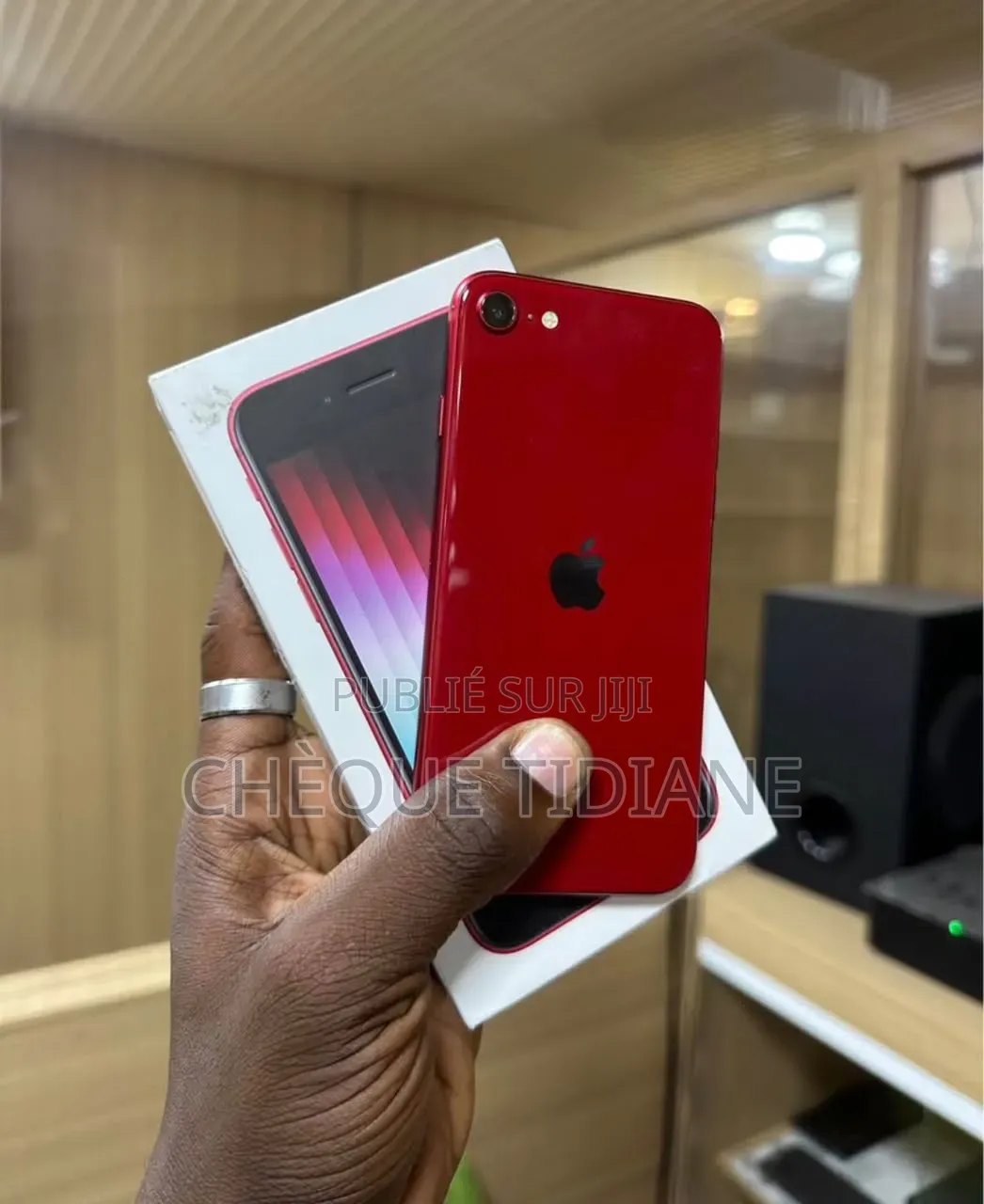 Nouveau Apple iPhone SE 128 GB Rouge