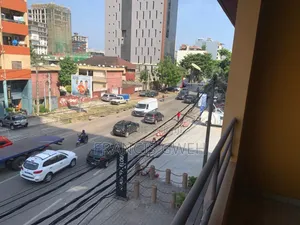 2chbre Appartement dans Francis Gweh, Cocody à Louer