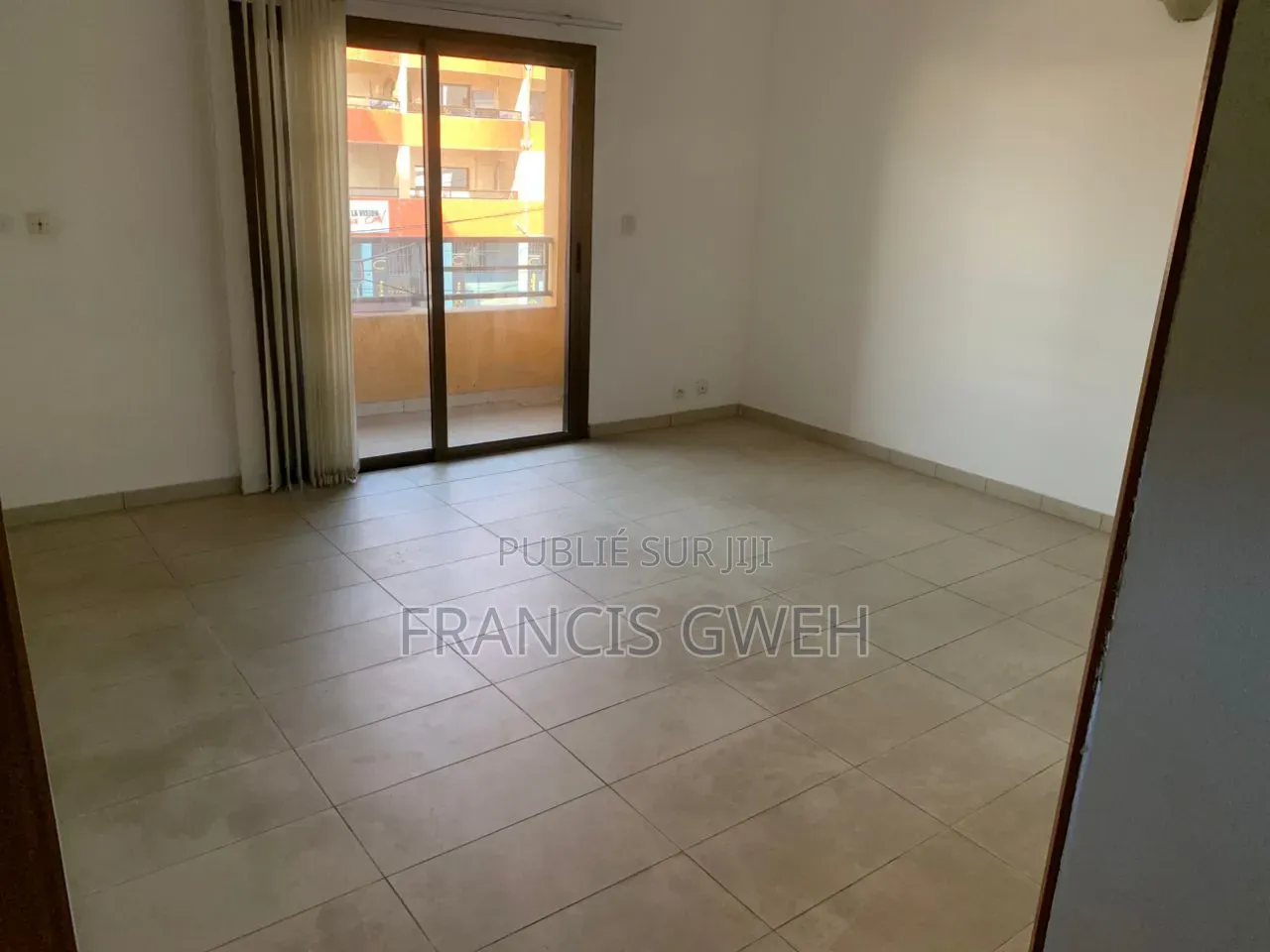 2chbre Appartement dans Francis Gweh, Cocody à Louer