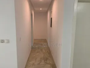 3chbre Appartement dans Francis Gweh, Cocody à Louer