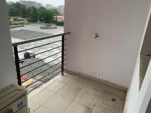 3chbre Appartement dans Francis Gweh, Cocody à Louer