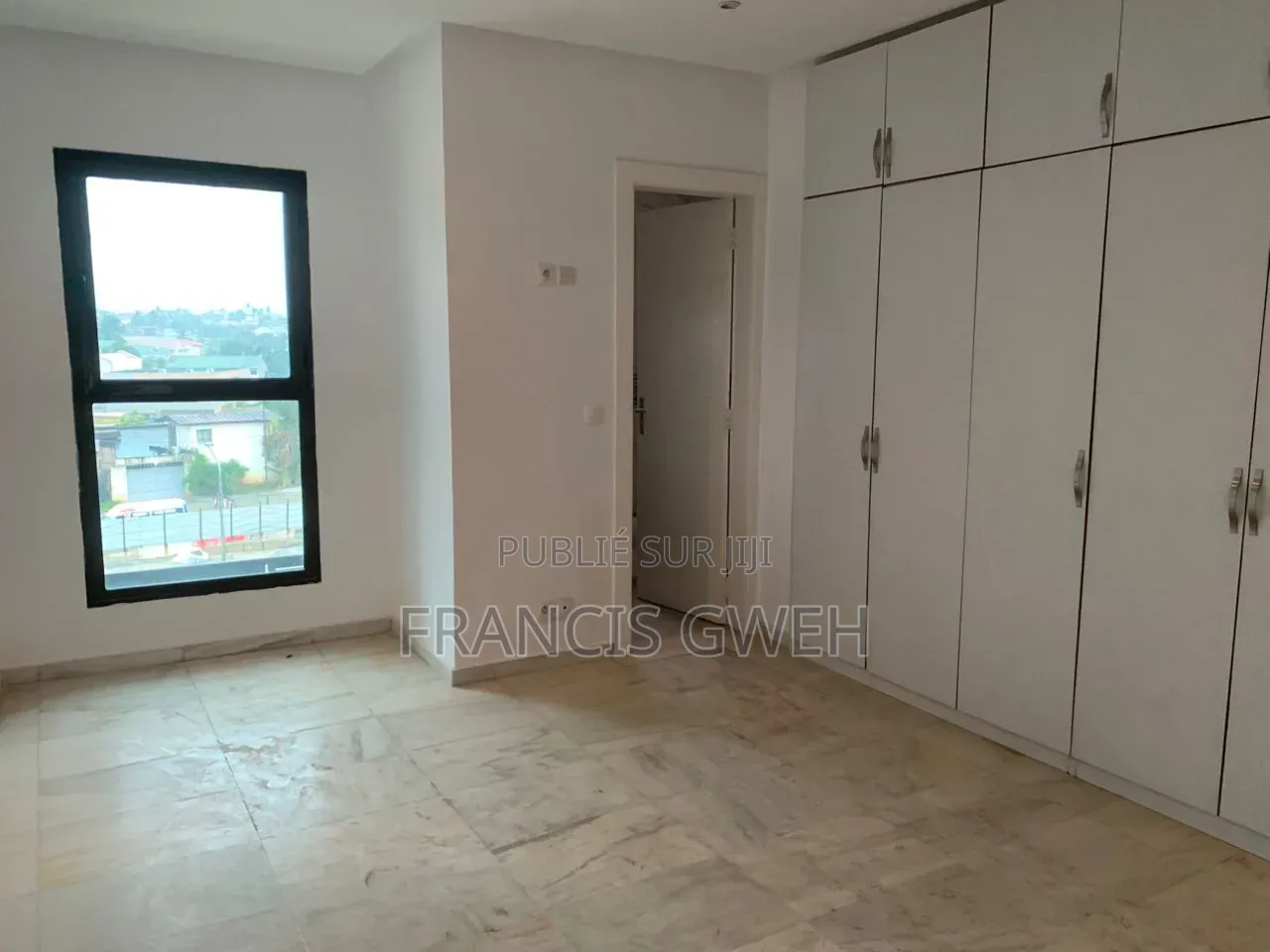 3chbre Appartement dans Francis Gweh, Cocody à Louer