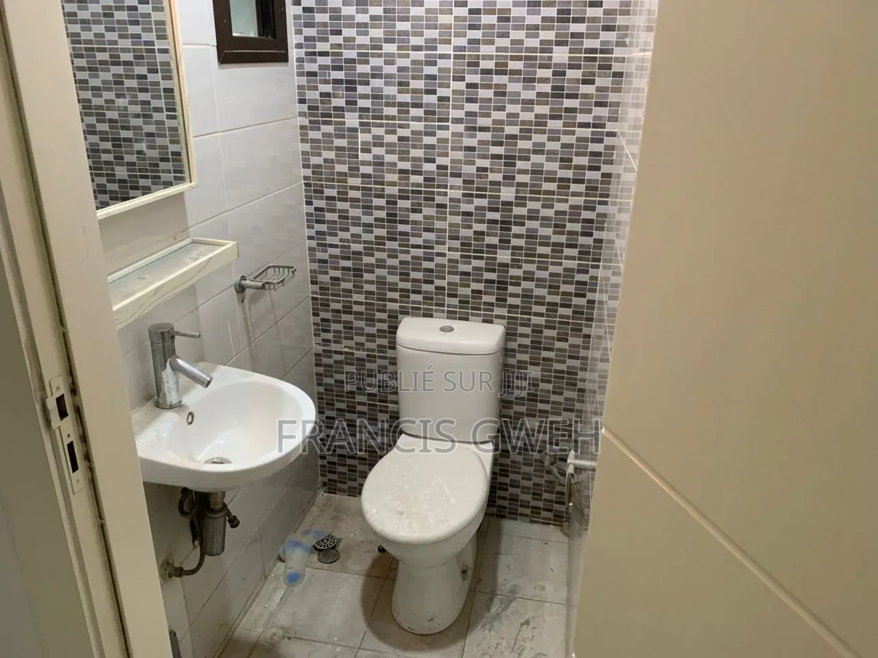 3chbre Appartement dans Francis Gweh, Cocody à Louer