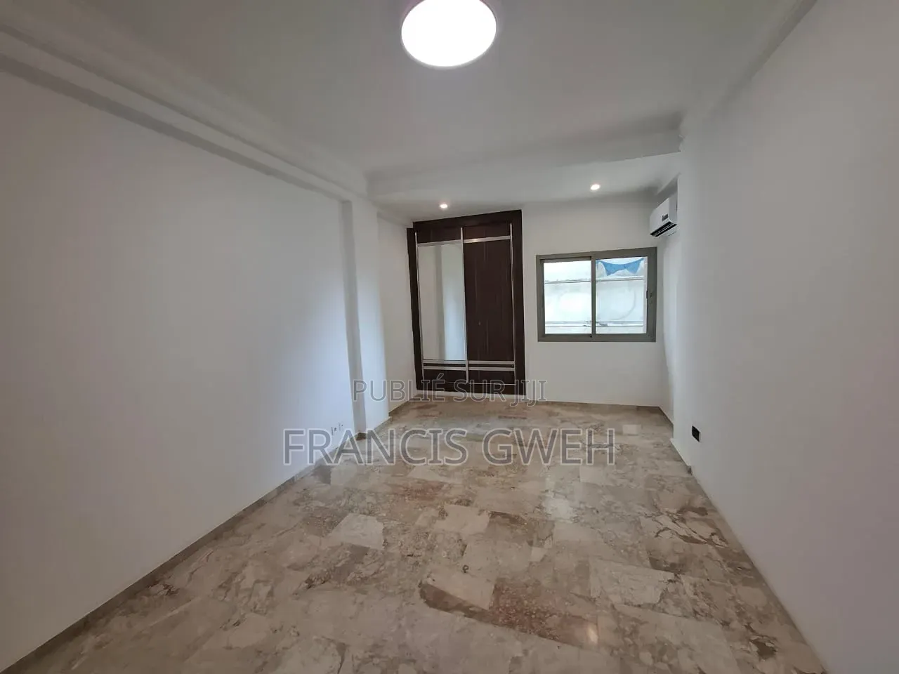 3chbre Appartement dans Francis Gweh, Cocody à Louer