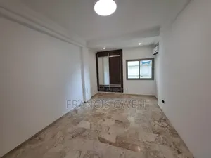 3chbre Appartement dans Francis Gweh, Cocody à Louer