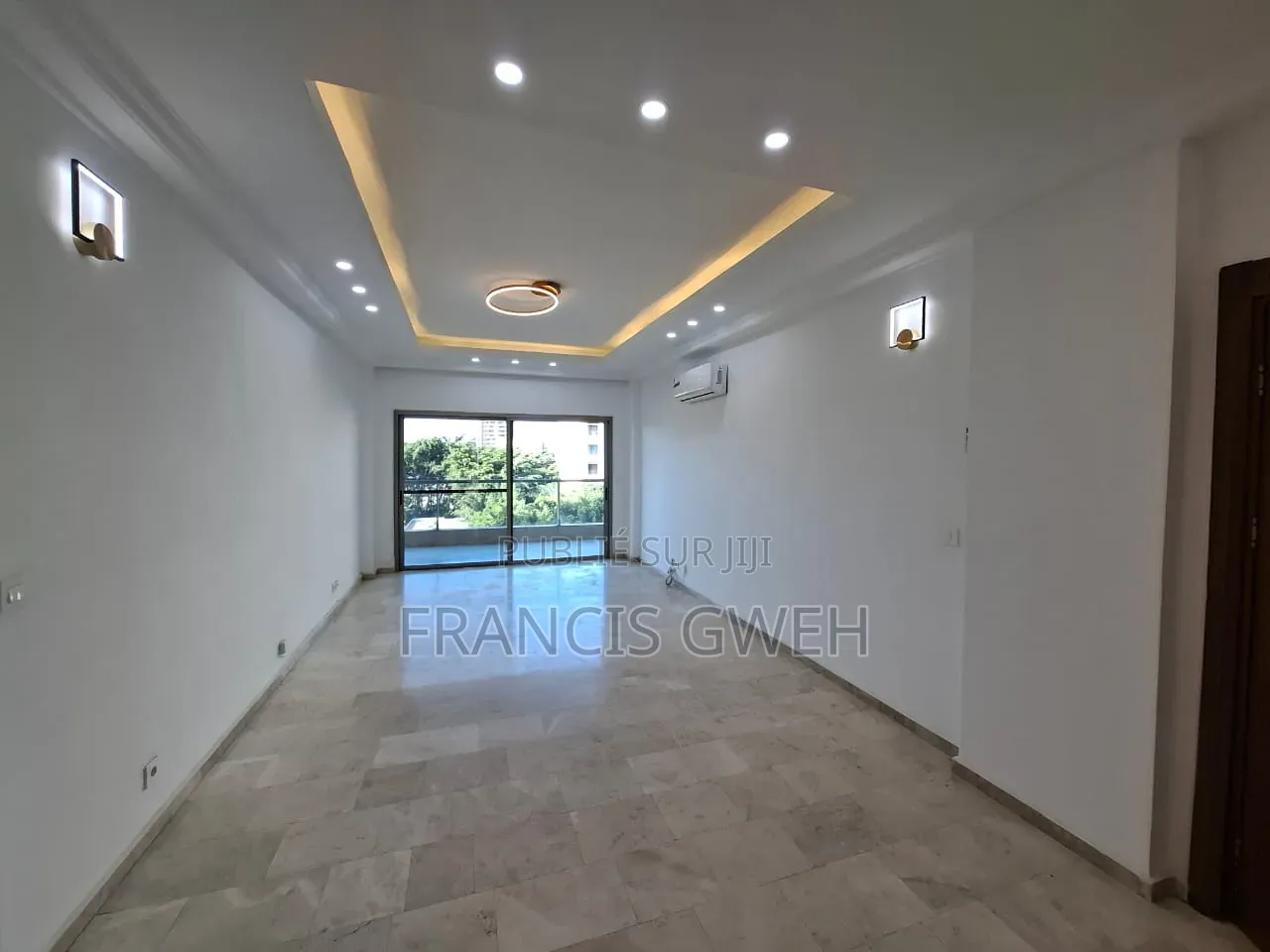 3chbre Appartement dans Francis Gweh, Cocody à Louer