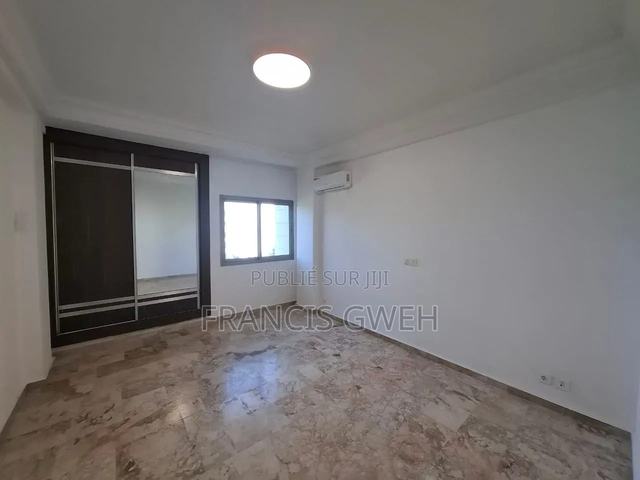 3chbre Appartement dans Francis Gweh, Cocody à Louer