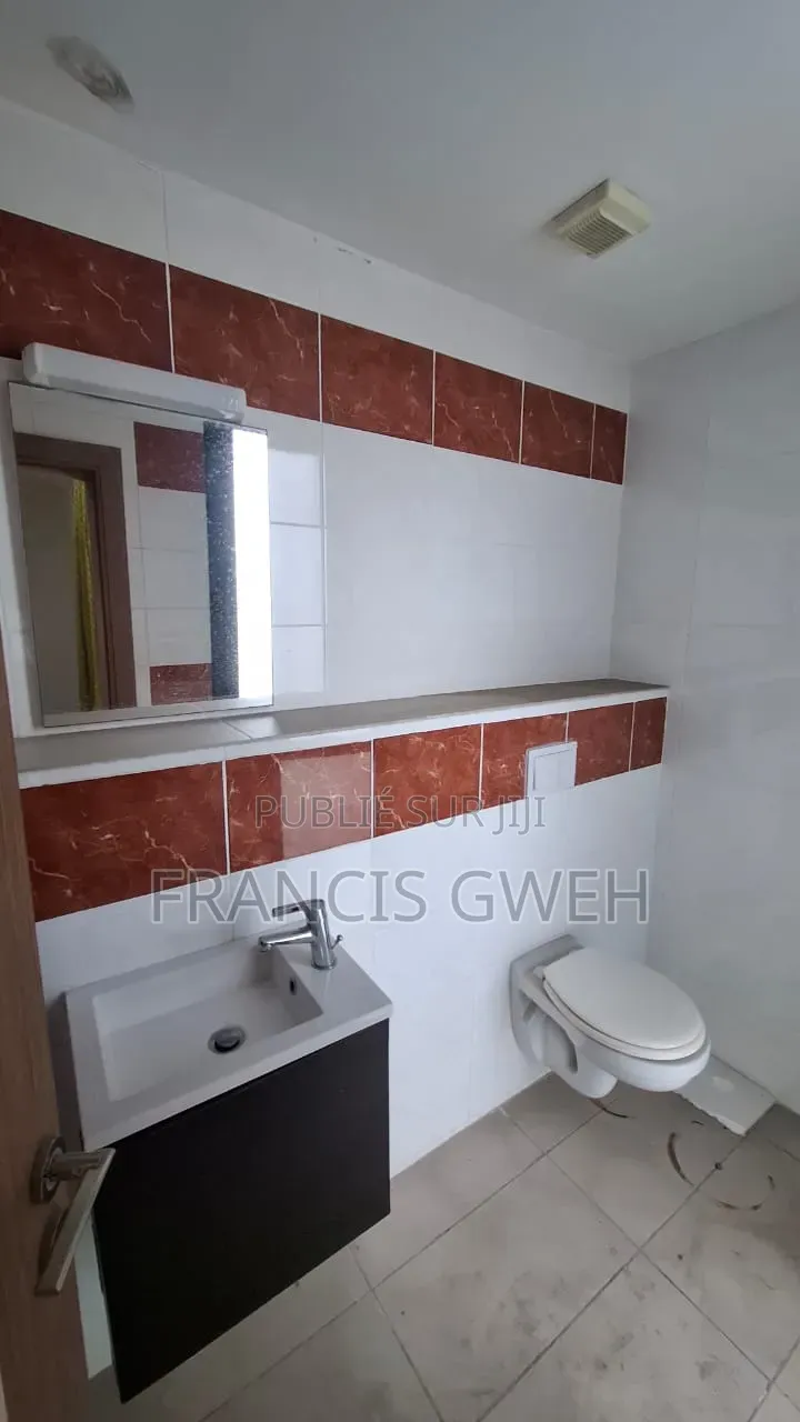 2chbre Appartement dans Francis Gweh, Cocody à Louer