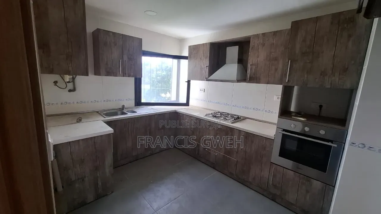 2chbre Appartement dans Francis Gweh, Cocody à Louer