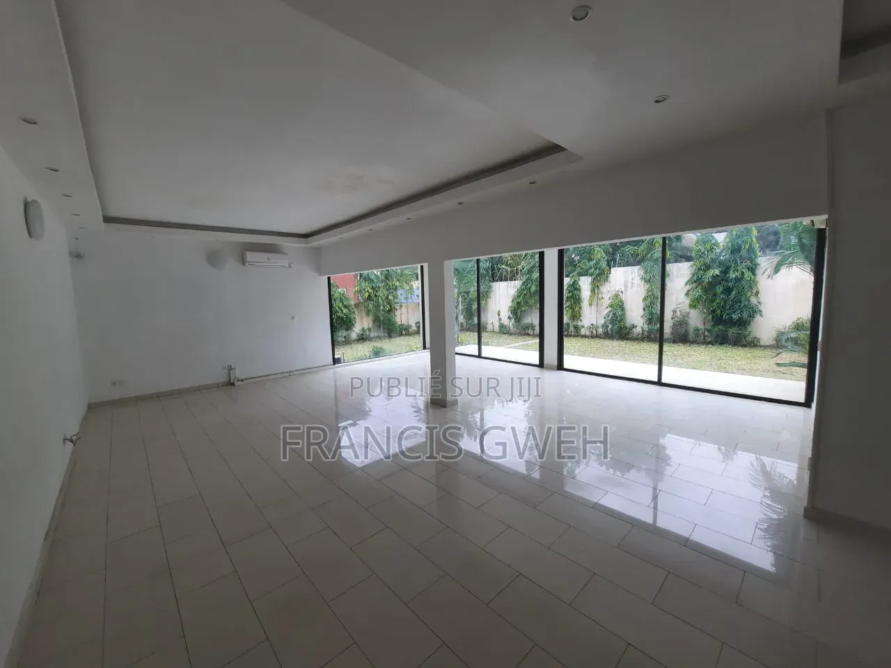 6chbre Duplex dans Francis Gweh, Cocody à Vendre