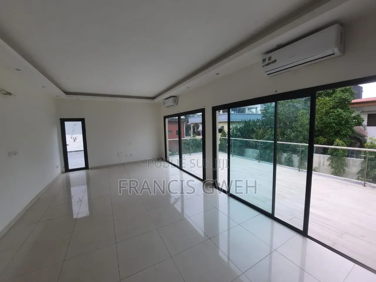 6chbre Duplex dans Francis Gweh, Cocody à Vendre