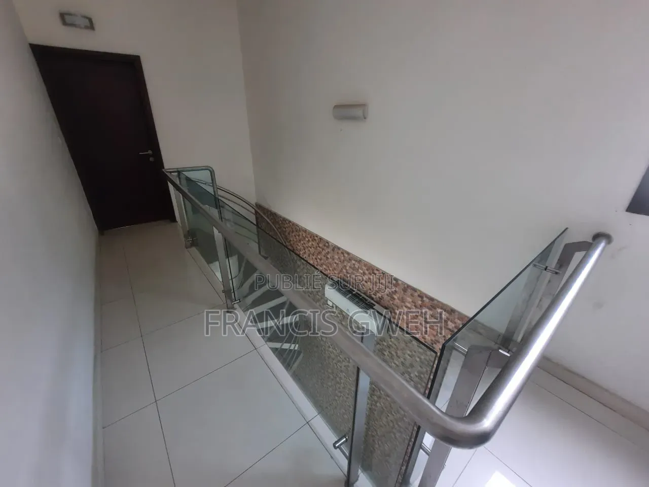 6chbre Duplex dans Francis Gweh, Cocody à Vendre